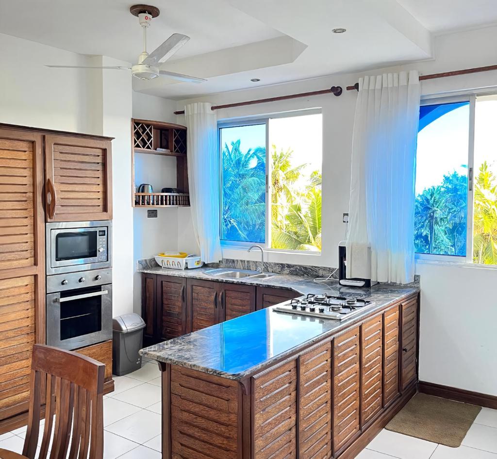 Beachfront Apartment photo 4