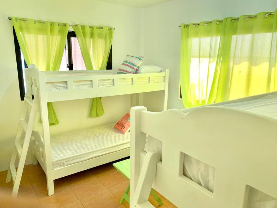 4F Bohemian Apartment for 4 with Beach View photo 3