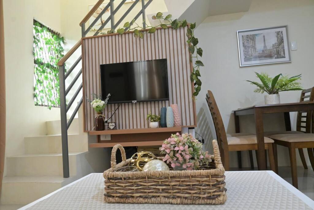 Hyacinth by Elle's Place near Dumaguete Airport photo 2