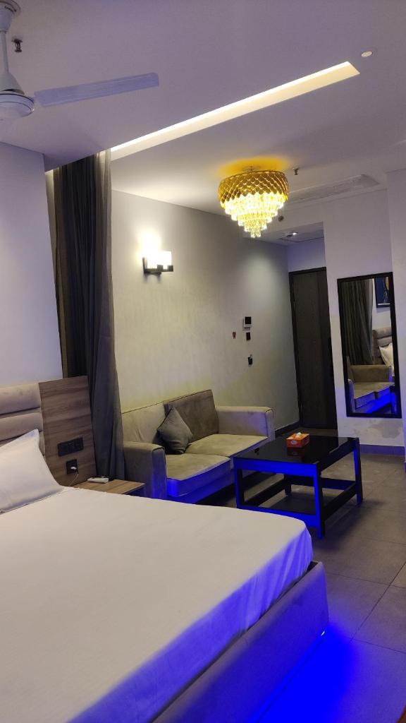 Sky view room photo 4
