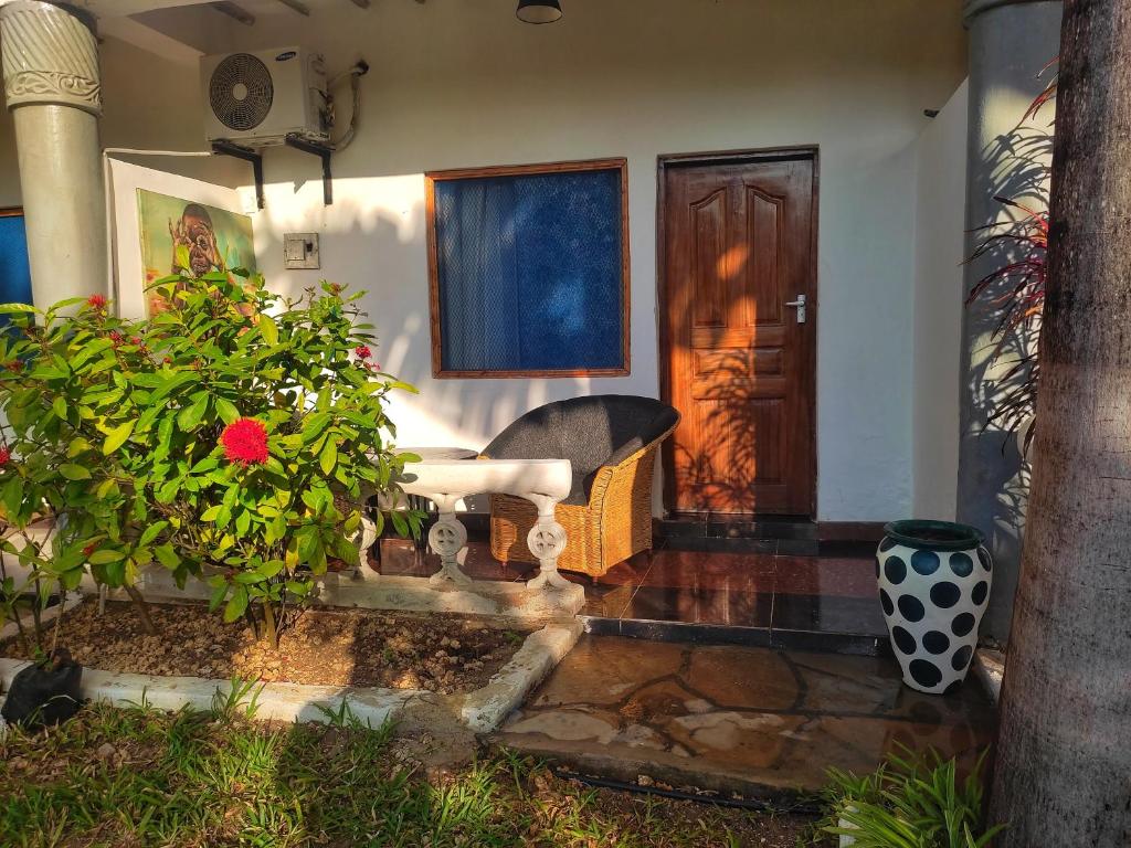 Diani Beach Bantu Studio with AC photo 2