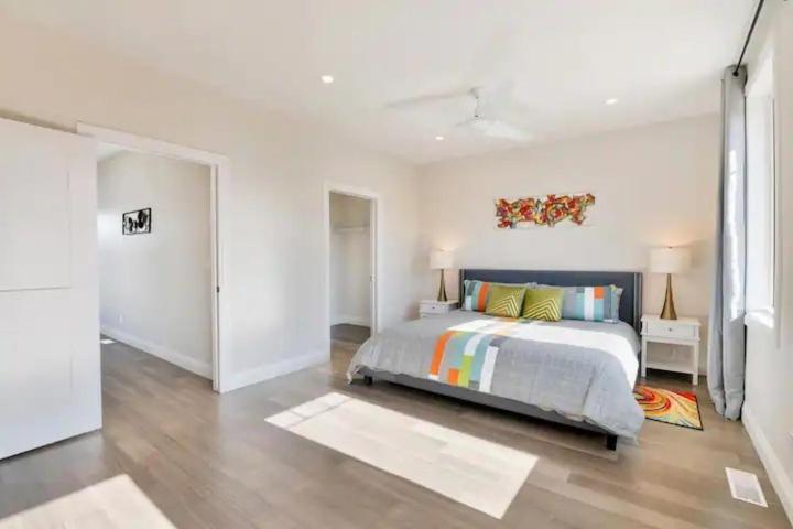 New Walkerville Cozy Brownstones photo 2