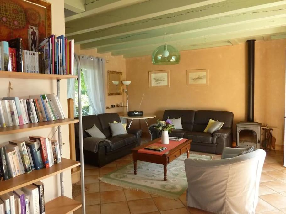 Maison avec piscine privée à Loubressac proche Rocamadour & Vallée Dordogne, du Samedi au Samedi photo 2