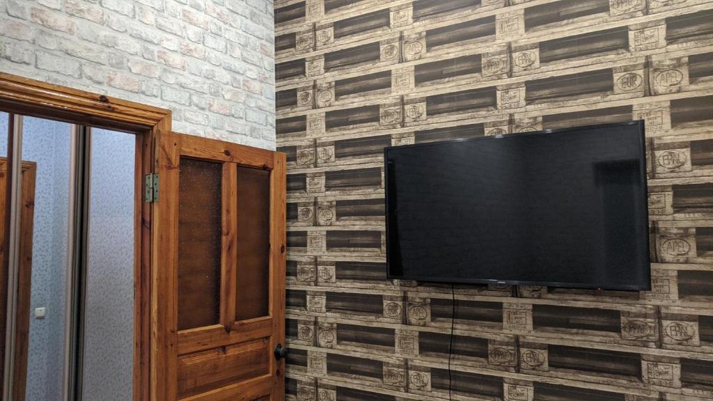 Cozy apartment near city center on Peremogy Avenue 44, bus and railway station nearby photo 1