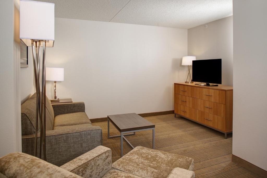 Holiday Inn Franklin - Cool Springs, an IHG Hotel photo 4