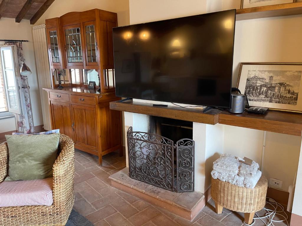 2 King Bed, 2 Full Bathroom Apartment in Umbria - Tuscany photo 4