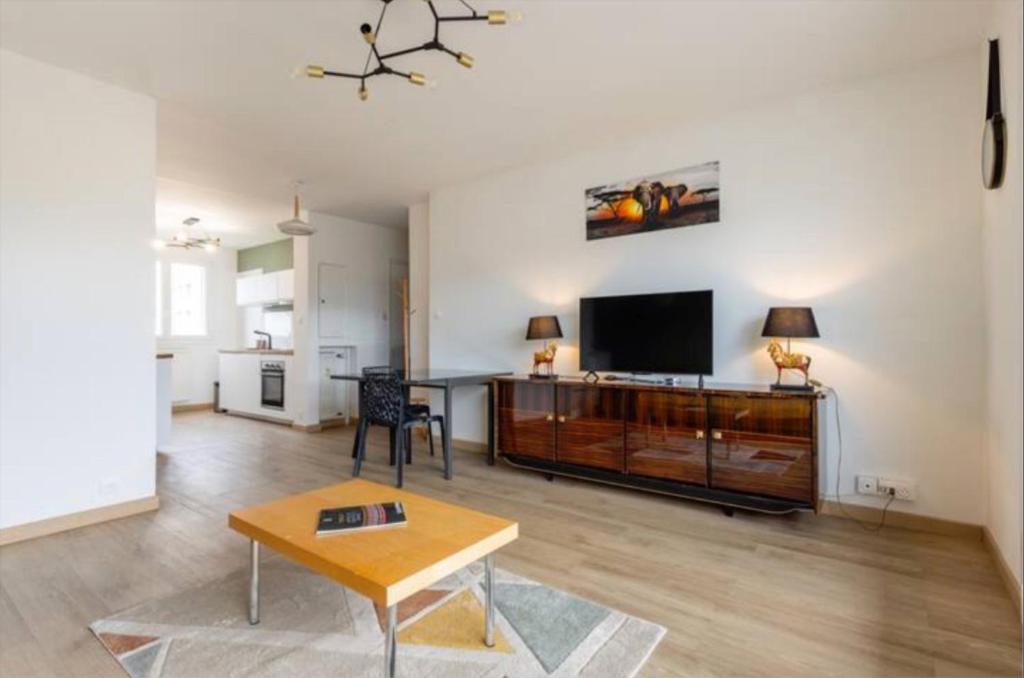 Logement Autour de Moi * * * * * photo 4