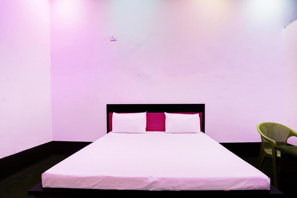 SPOT ON Unique Guesthouse And Restaurant photo 3