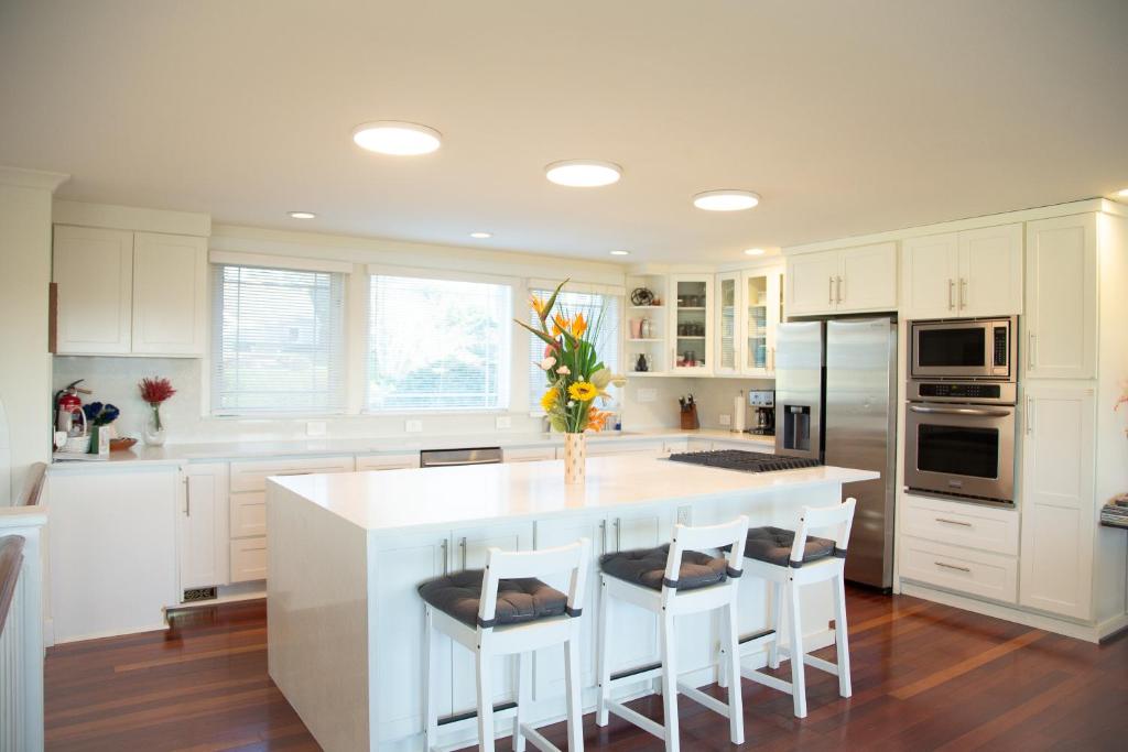Scenic Lake View Home photo 4