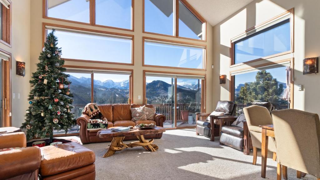Skyview Luxury Vacation Rental by Windcliff Homes home photo 2