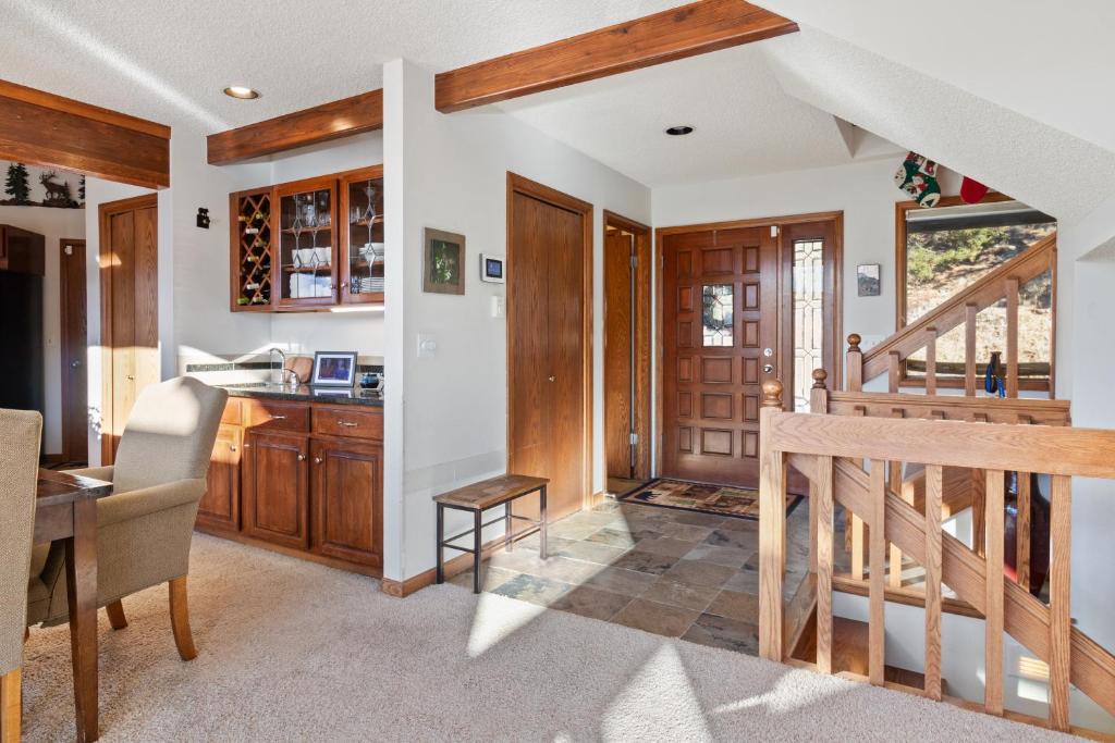 Skyview Luxury Vacation Rental by Windcliff Homes home photo 3