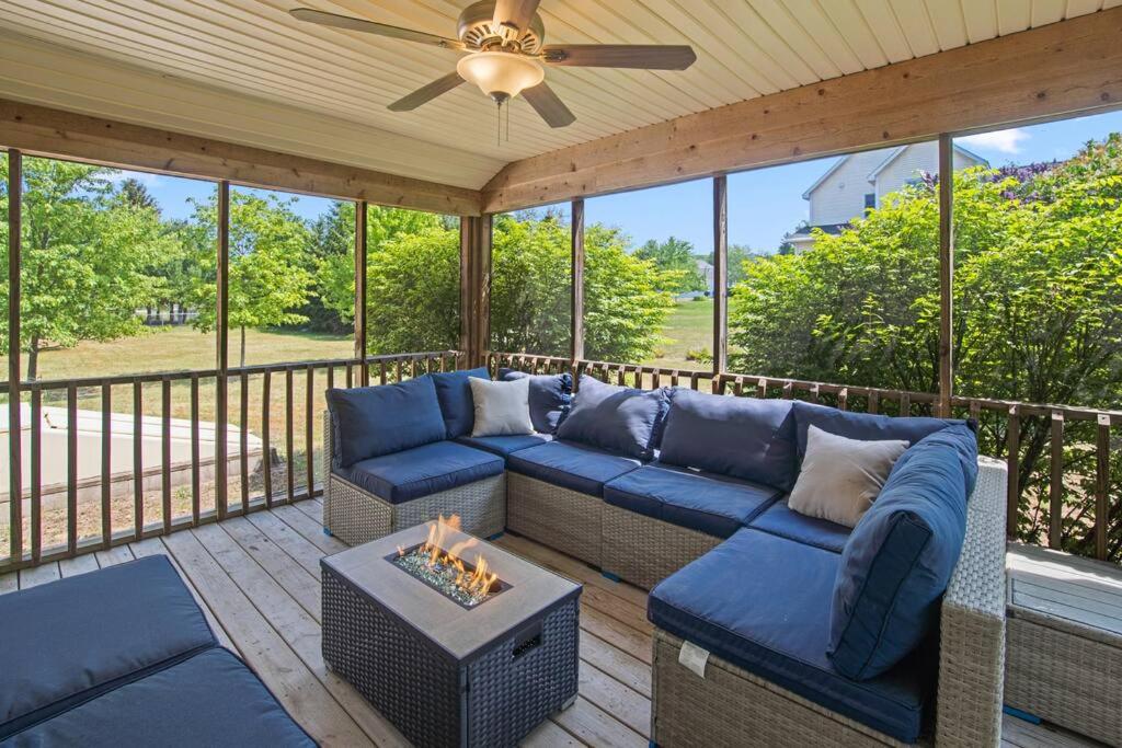 Delight: Bold & Bougie! Sleeps 12! Downtown Boyne photo 2