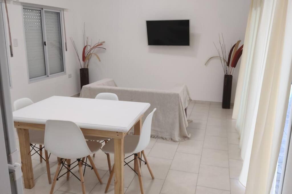Casa en Gualeguaychú, se abona en dolares o pesos al cambio blue photo 3