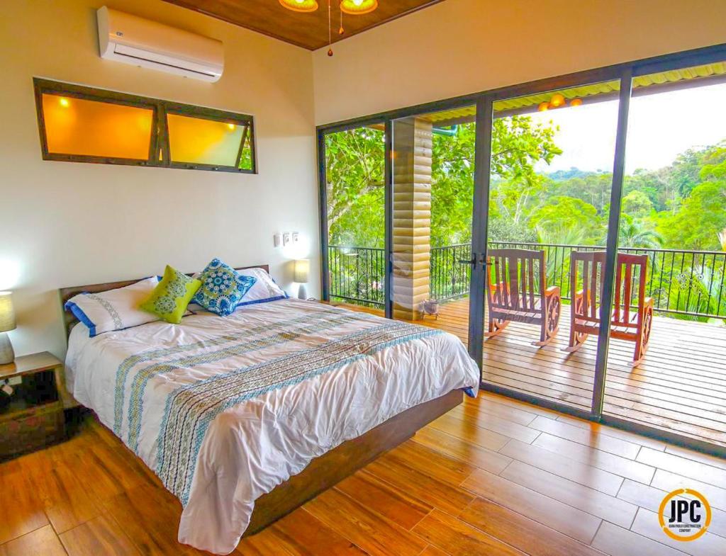 Modern Mountain View Home by Nauyaca Waterfall photo 3
