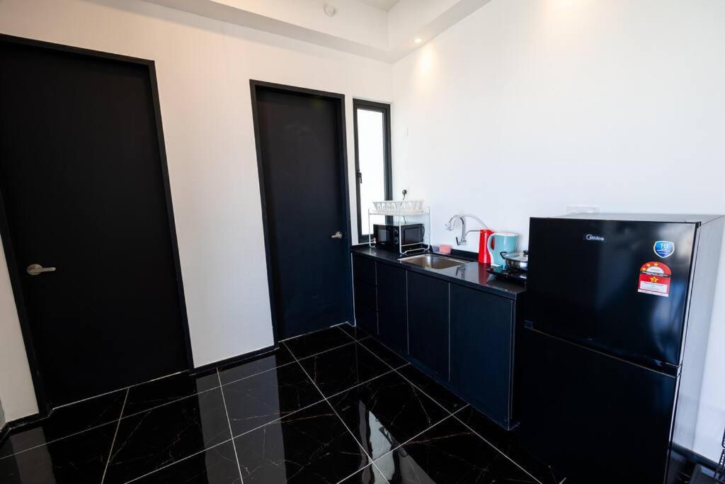 Urban Suites with Spectacular High Floor View #3BR #03 photo 4