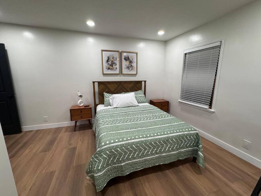 Mid-Century Gem in Long Beach photo 4