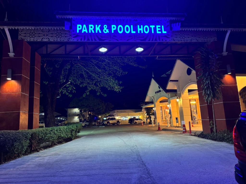 Park & Pool Resort photo 1