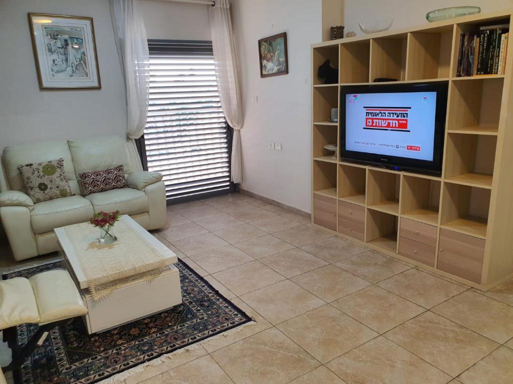 Lovely Apartment with shalter room photo 2