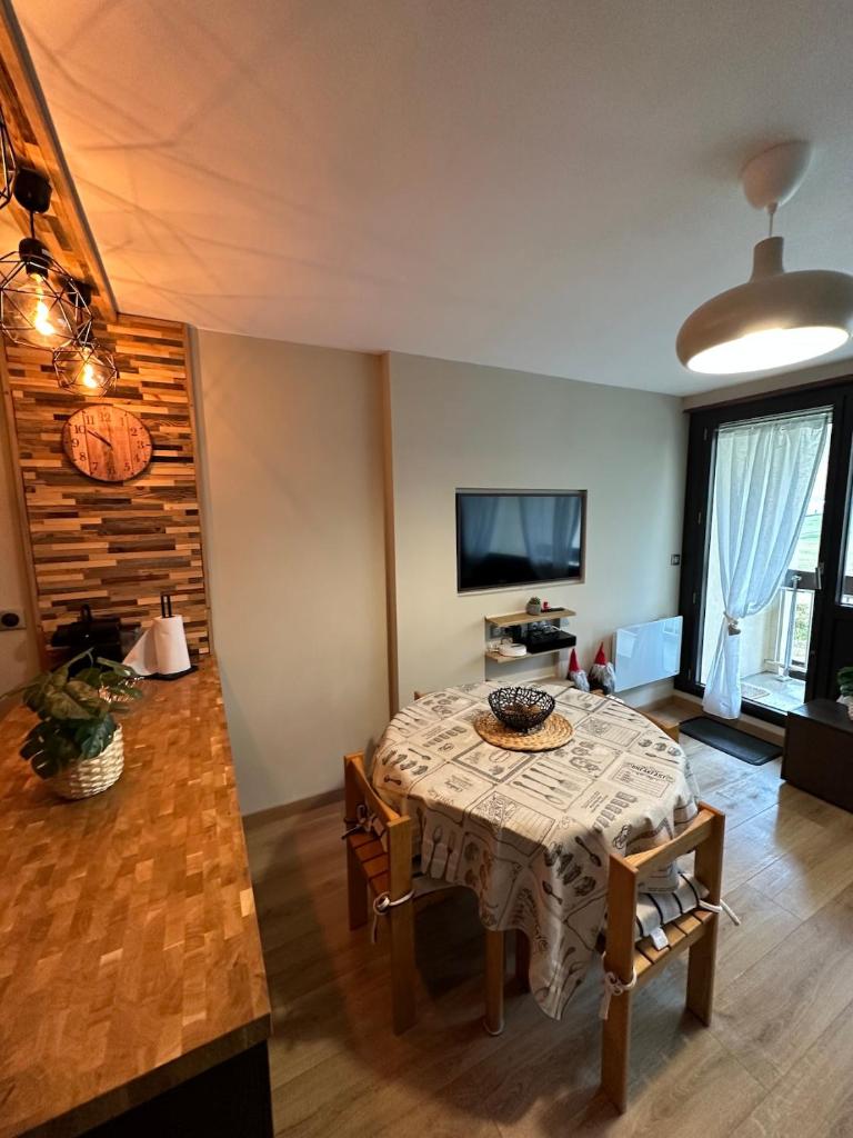 Studio Les Chalmettes 4 Personnes au pied des Pistes Wifi - Balcon - Parking photo 2