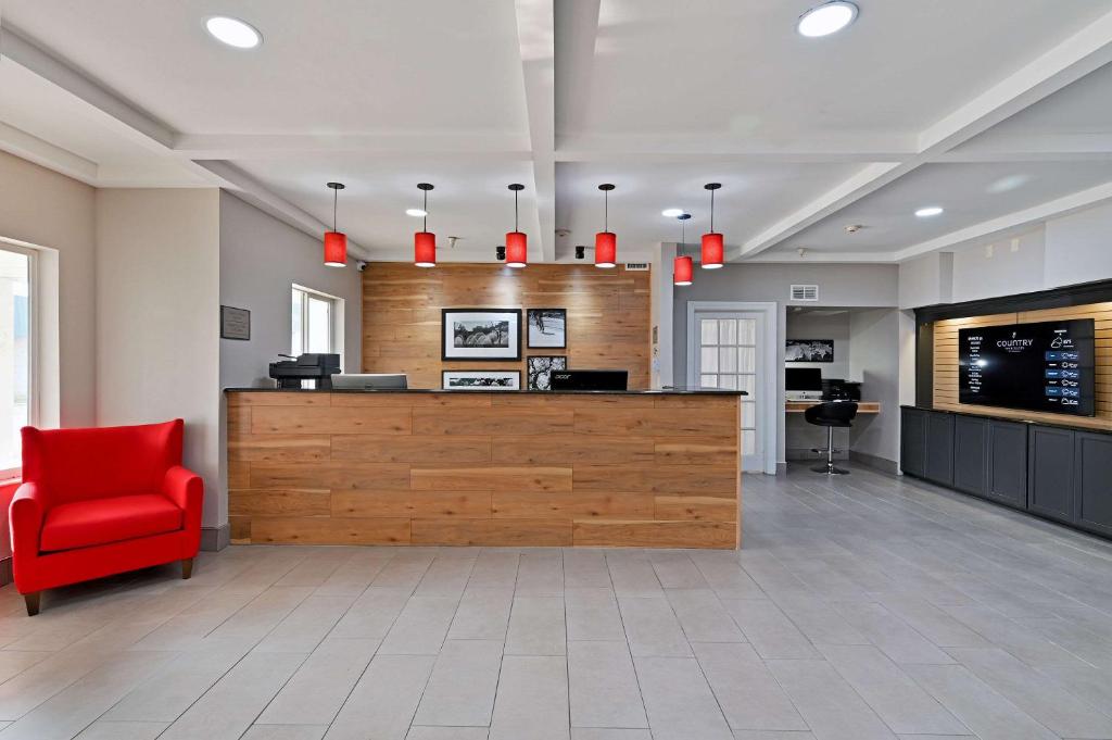 Country Inn & Suites by Radisson, Bloomington-Normal Airport, IL image