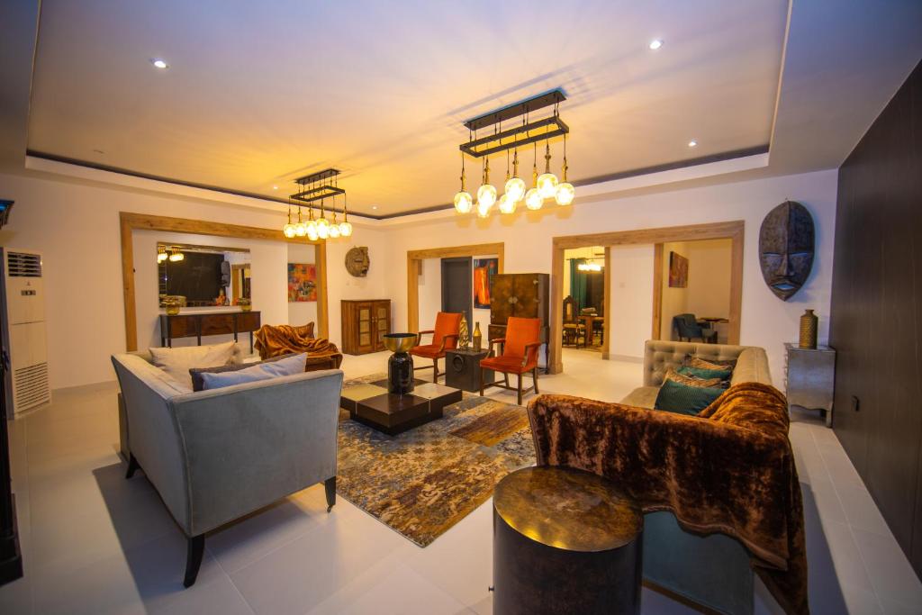 Magnificent 10 Bedroom Luxury Villa