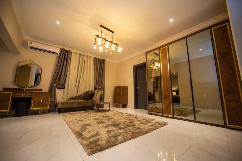 Magnificent 10 Bedroom Luxury Villa photo 4