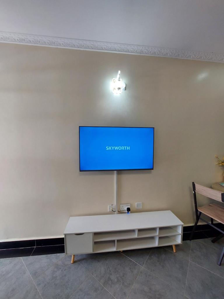 One Bedroom, Lake View with GYM photo 3