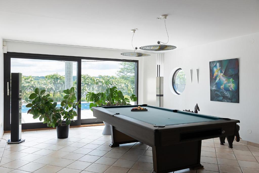 Exklusive rental of the Entire Spacious Ground Floor photo 1