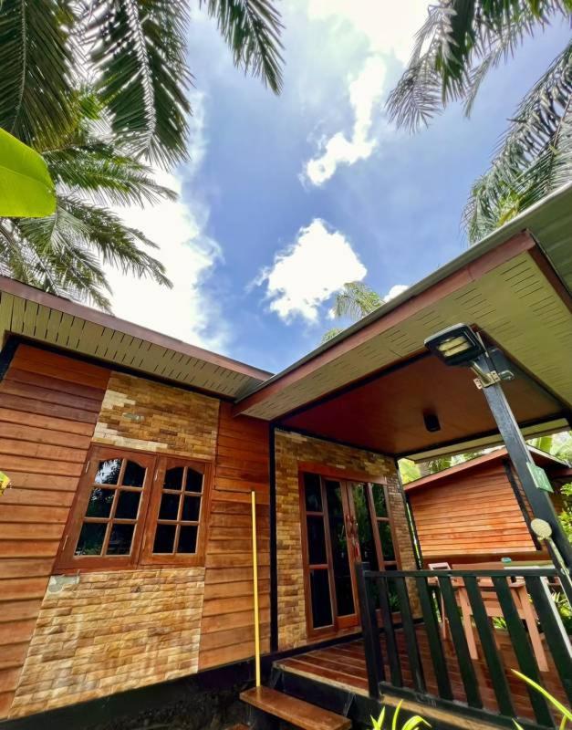 Lay Back Villa Wooden House AC Hot shower High Speed Internet photo 1