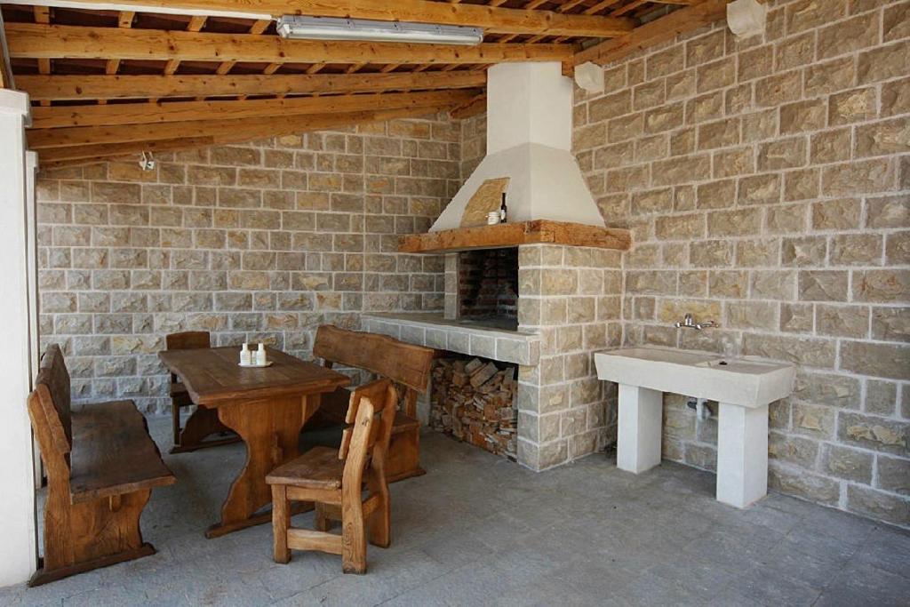 Villa Regalo on Hvar, beach front photo 2