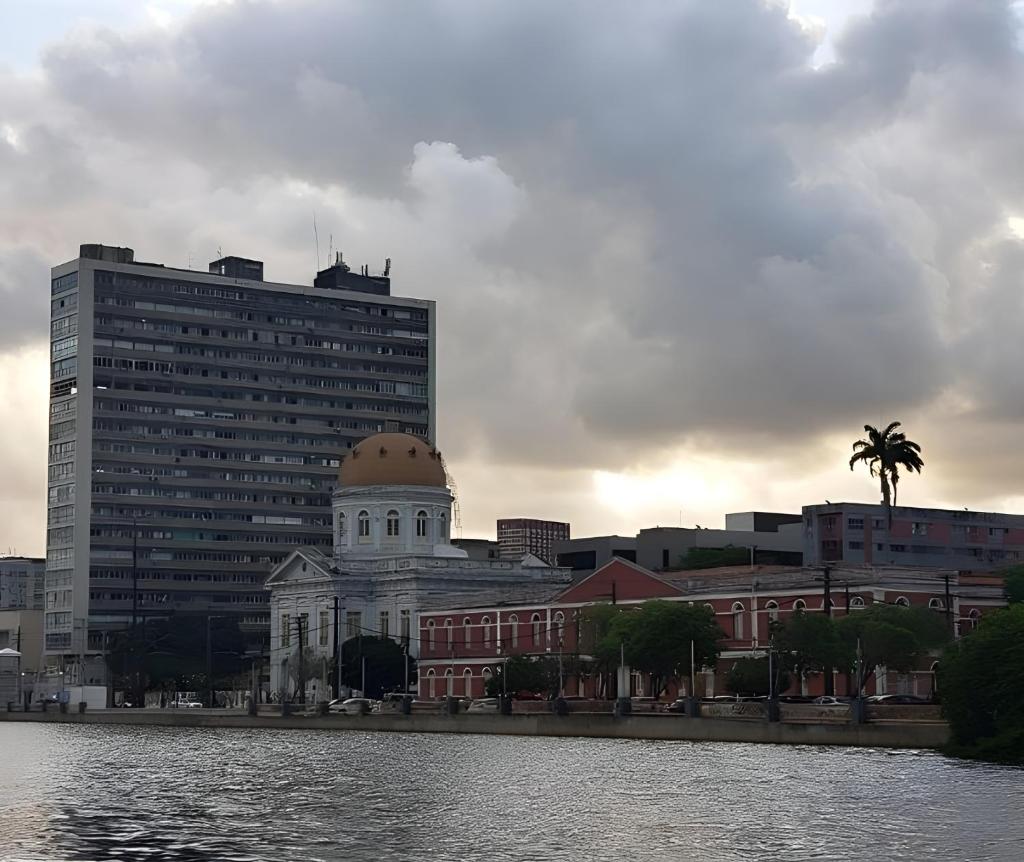 Aconchegante, ótima localização e vista para o mar photo 1