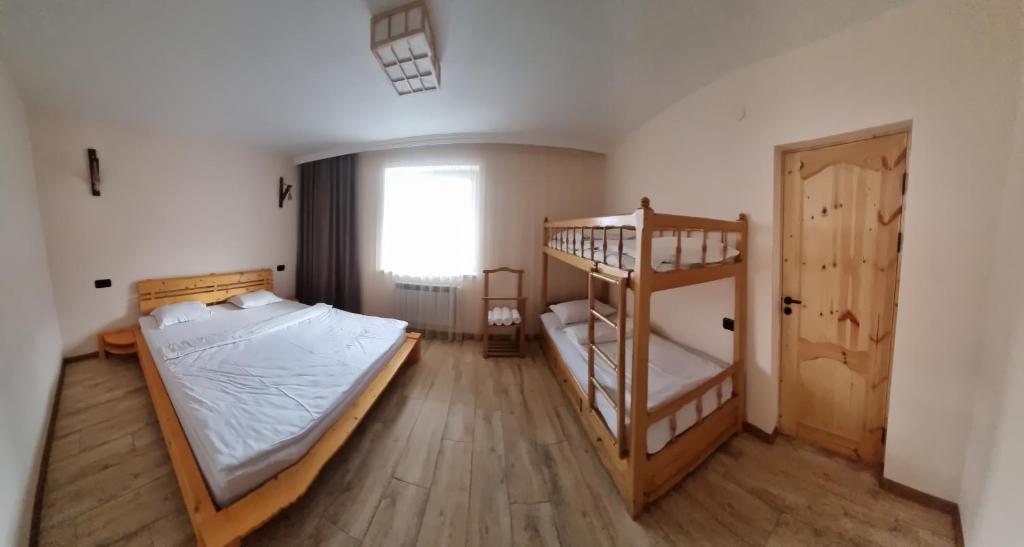 Cozy and warm apartment with 4 bedrooms,whole apartment, апартмент целиком photo 1