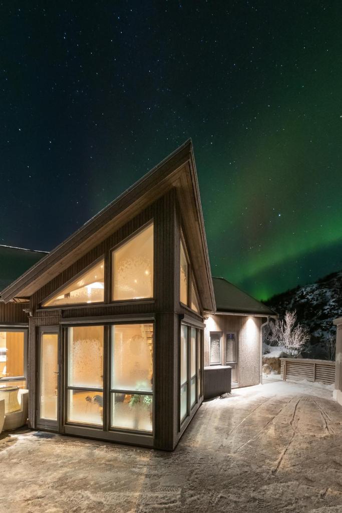 Vikran Seaside Lodge