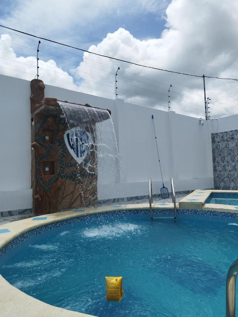 Elegante casa con piscina photo 2