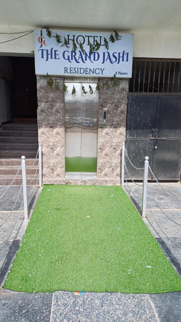 Hotel The Grand Jashi Residency