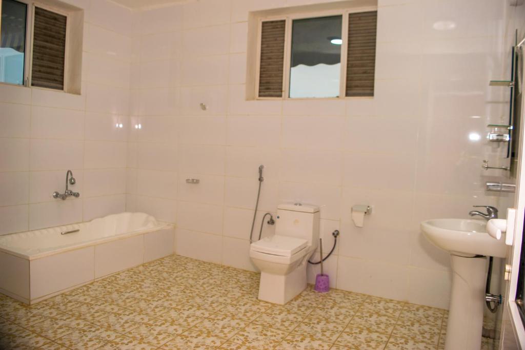 lake palace beach hotel photo 3