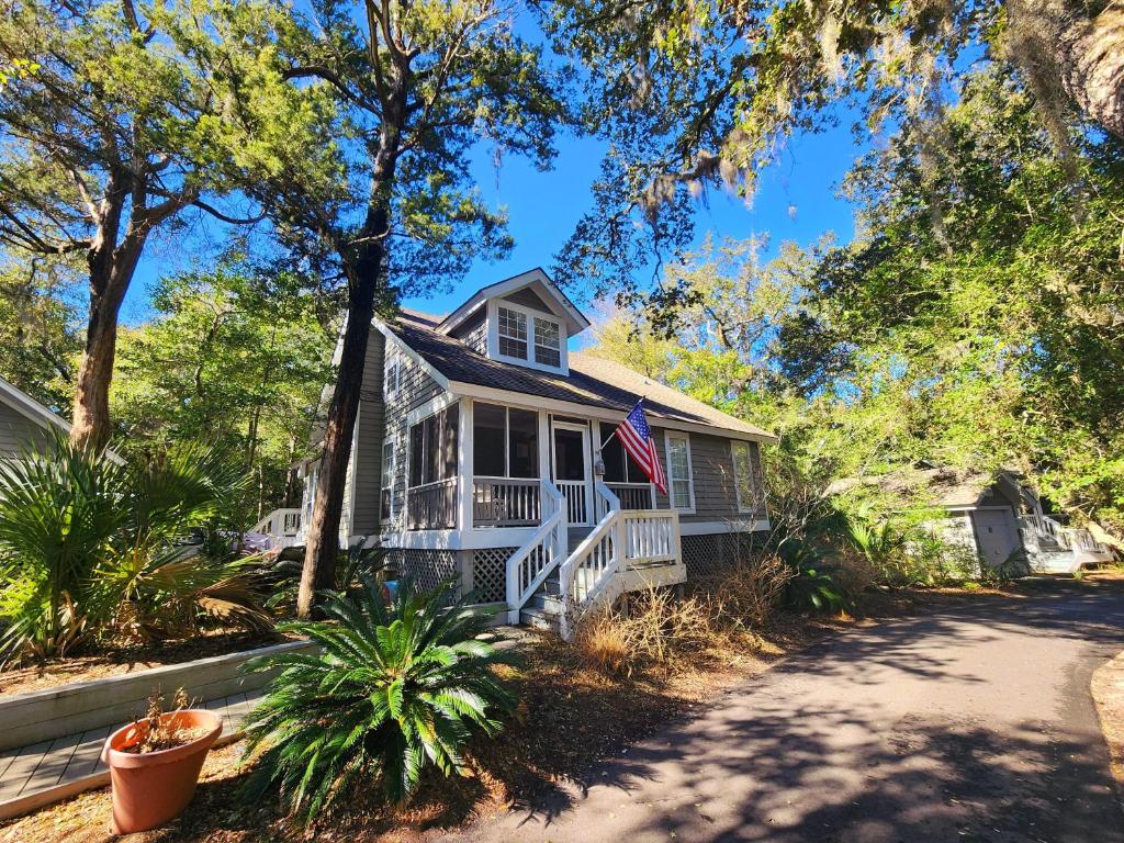 Sun Burst Cove image