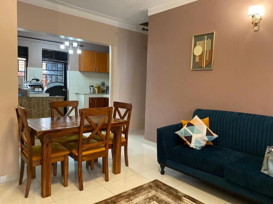 Sanz Cozy Stay; Butenga Estate, Kira. photo 1