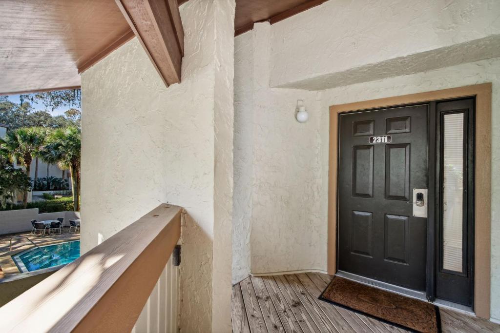 2311 Courtside Villas photo 3
