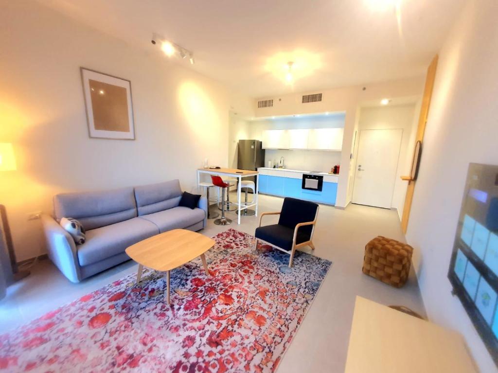 Spacious New 1BD Levinski Florentin photo 2