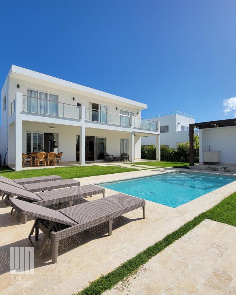 Villas at SOV