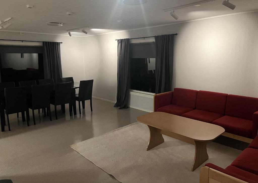Helt hus: Sneveien 75 photo 1