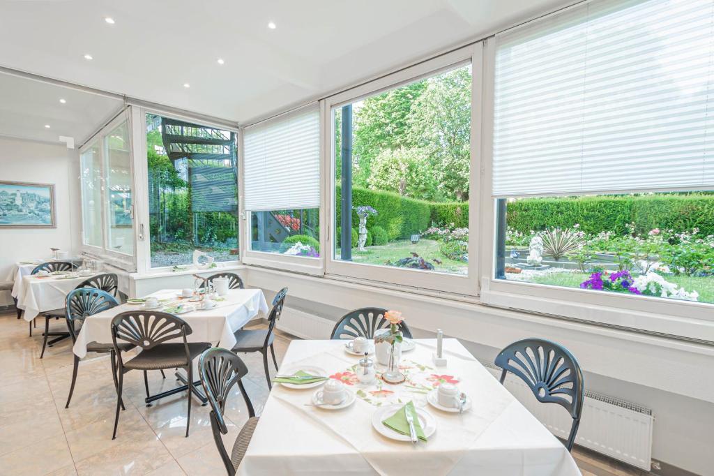 Hotel Villa am Kurpark photo 4