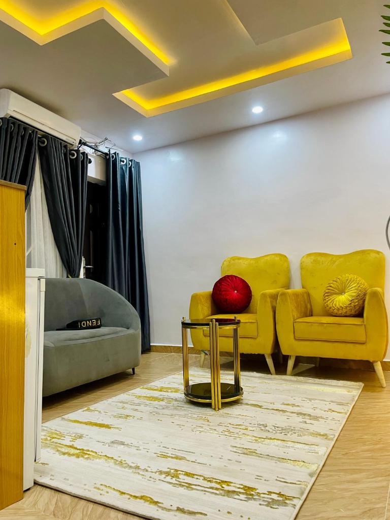 Yellow bird homes photo 2