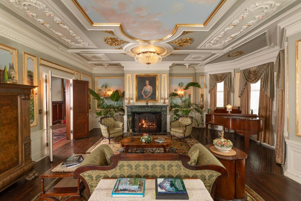 300 Clifton image