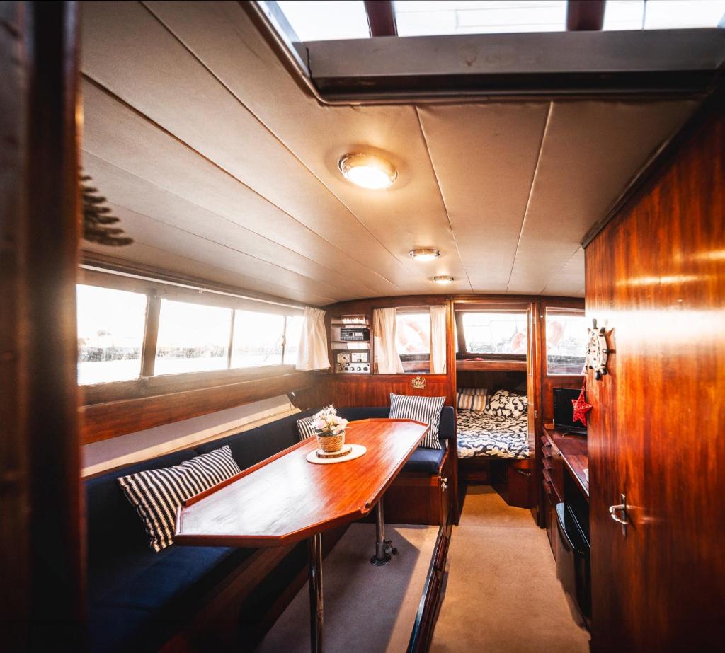 Alojamiento en Barco Oasis