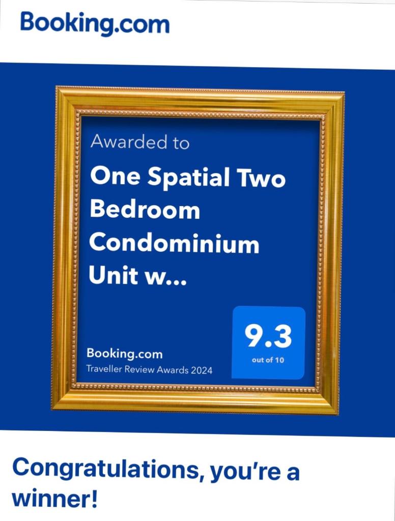 One Spatial Two Bedroom Condominium Unit with Pool and Gym free Netflix and wifi photo 1