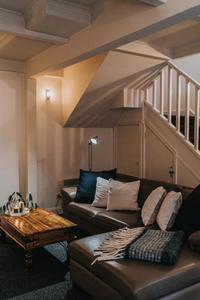 Wild Orchid Olinda Private Luxury Cottage photo 4