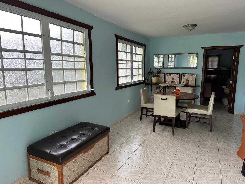 Countryside - Secluded NEAR LAGOON, RIVER and BEACH. First floor photo 3