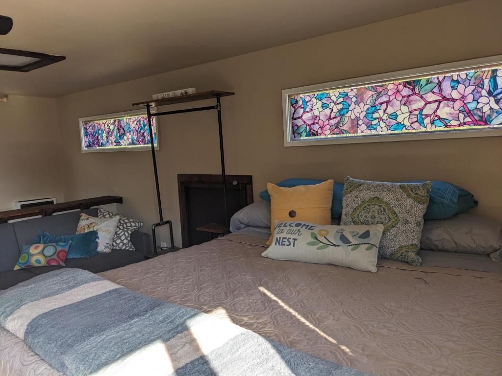 Rustic Rooms Barn Loft (Upstairs Studio Apartment) Near Kings Canyon & Sequoia National Parks photo 1